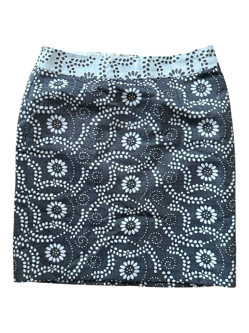 Banana Republic Women's Petite Black Daisy Pattern Pencil Skirt